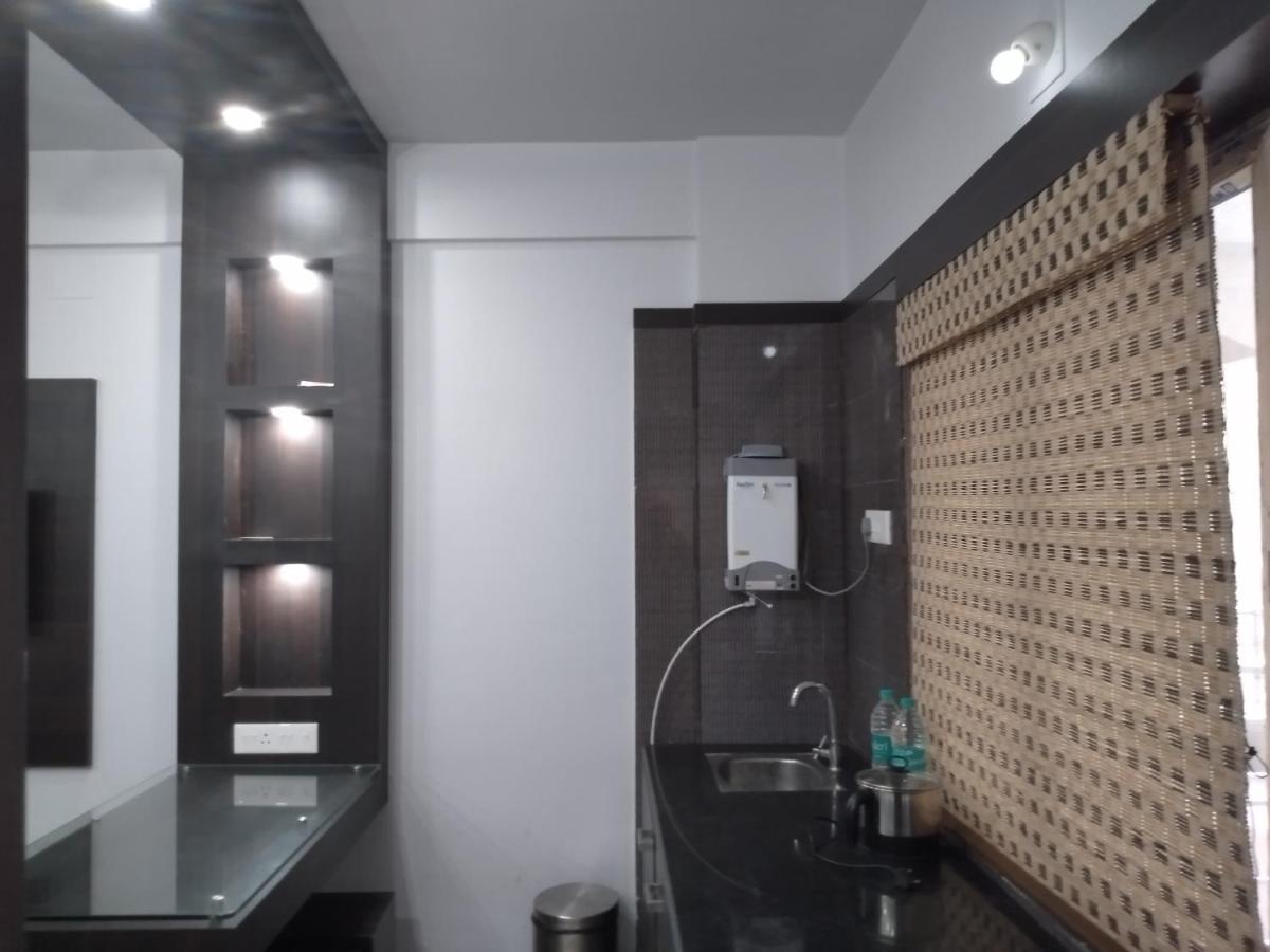 La Platina Premium Suites, Near Puri Sea Beach Bagian luar foto