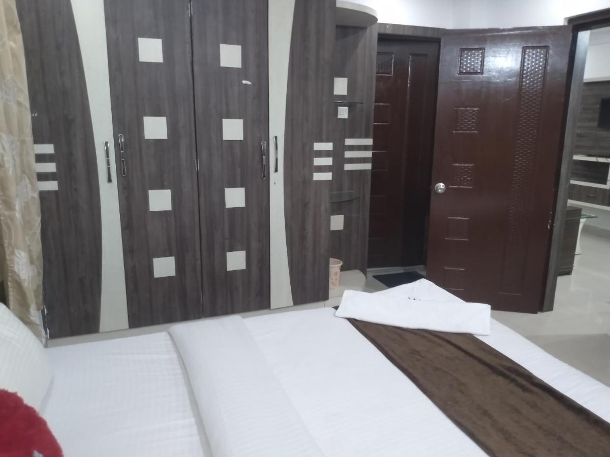 La Platina Premium Suites, Near Puri Sea Beach Bagian luar foto