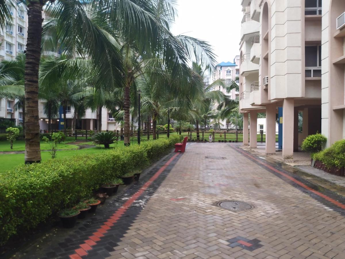 La Platina Premium Suites, Near Puri Sea Beach Bagian luar foto