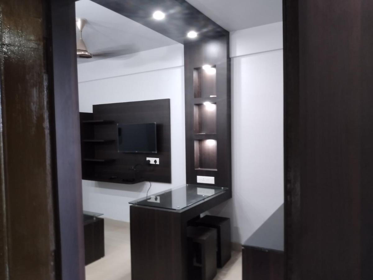 La Platina Premium Suites, Near Puri Sea Beach Bagian luar foto