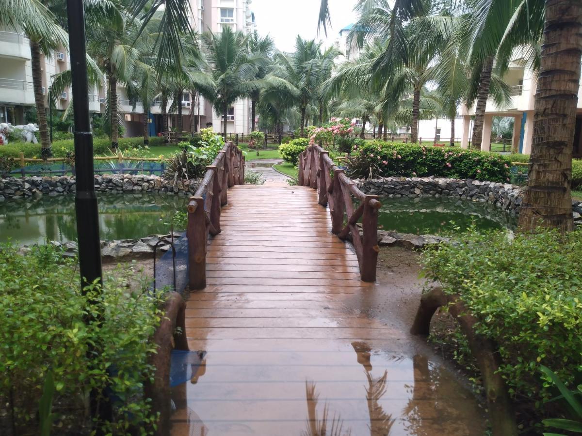 La Platina Premium Suites, Near Puri Sea Beach Bagian luar foto