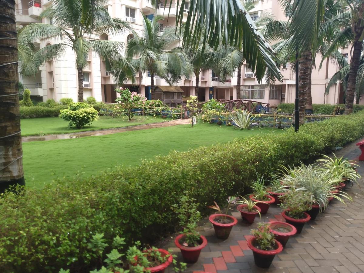 La Platina Premium Suites, Near Puri Sea Beach Bagian luar foto
