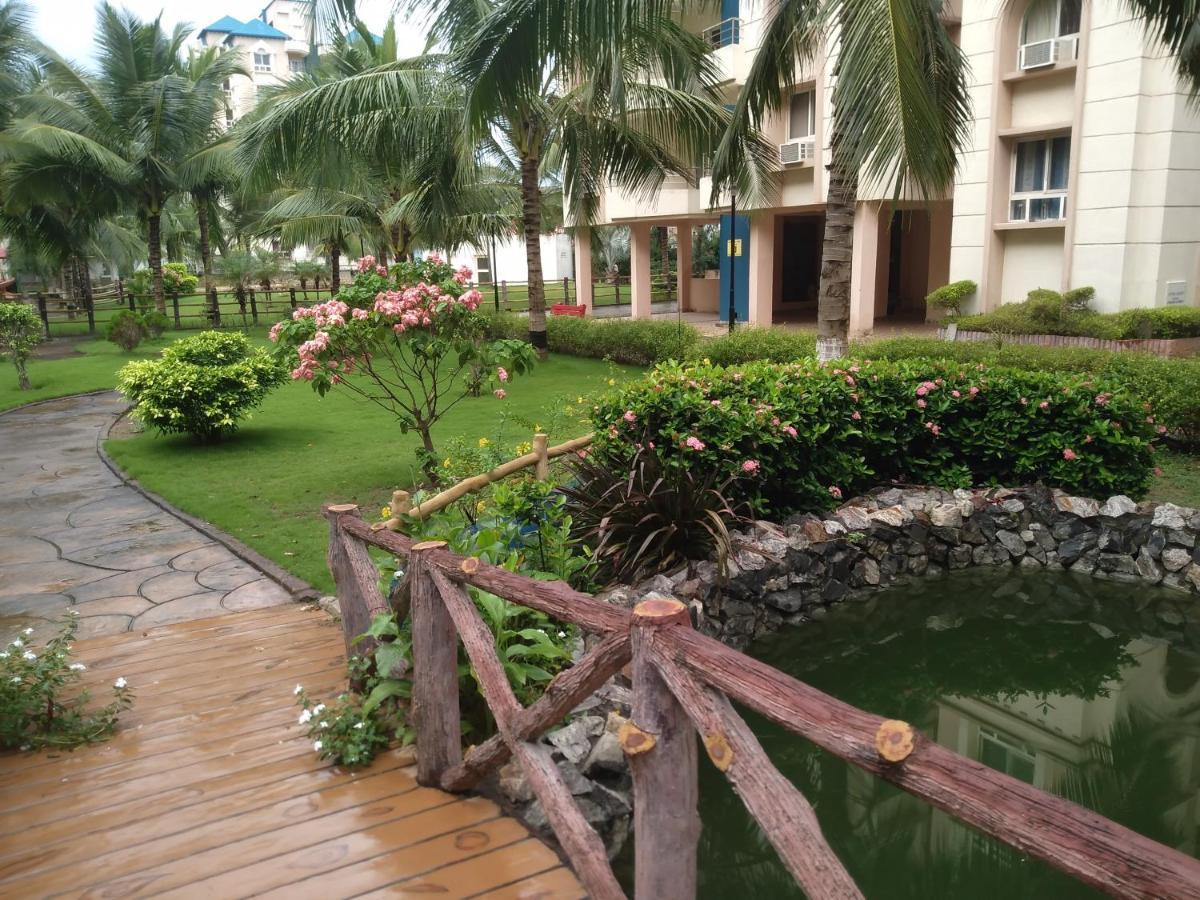 La Platina Premium Suites, Near Puri Sea Beach Bagian luar foto