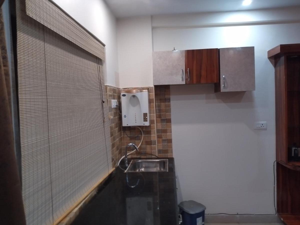 La Platina Premium Suites, Near Puri Sea Beach Bagian luar foto
