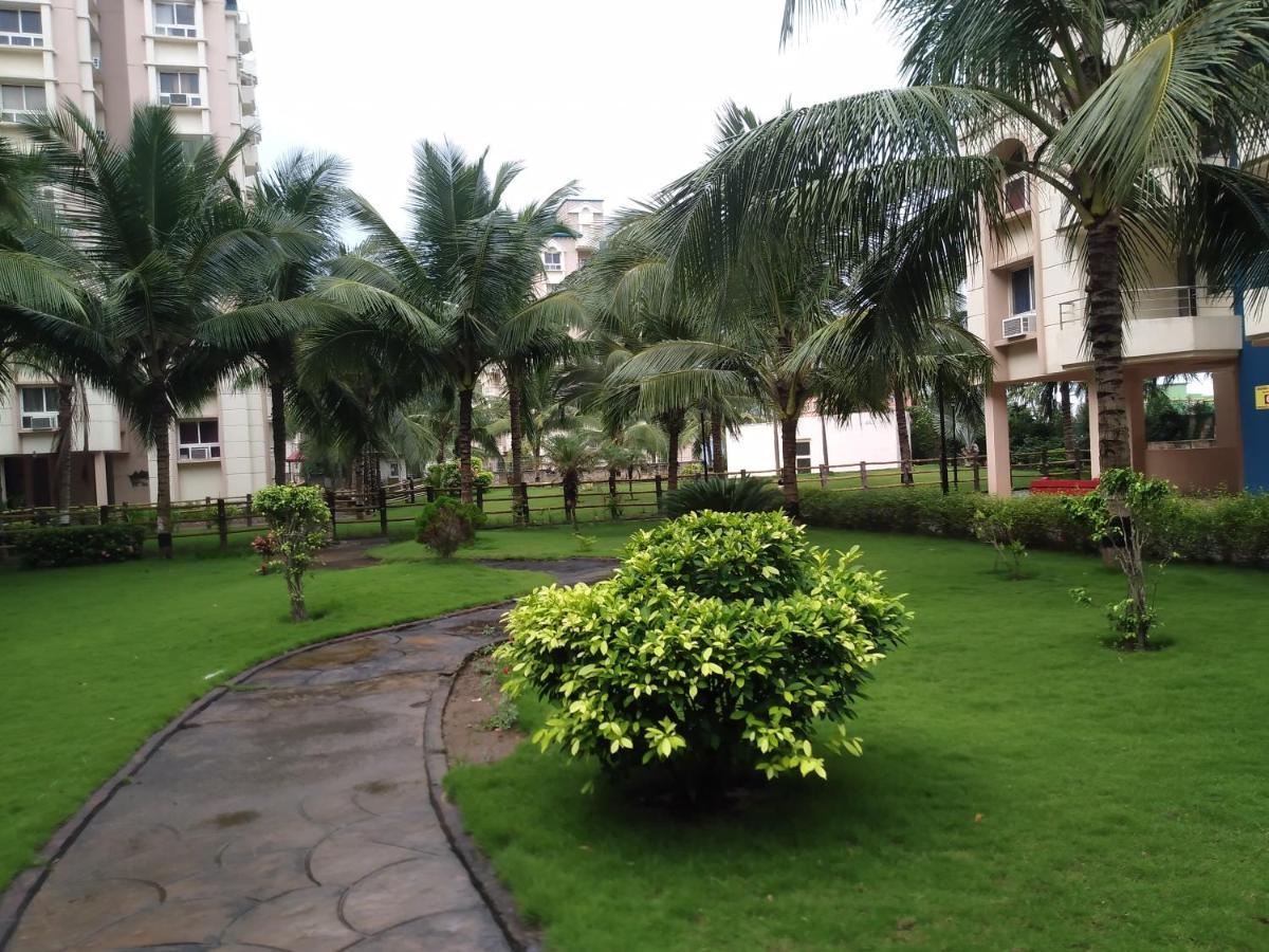 La Platina Premium Suites, Near Puri Sea Beach Bagian luar foto