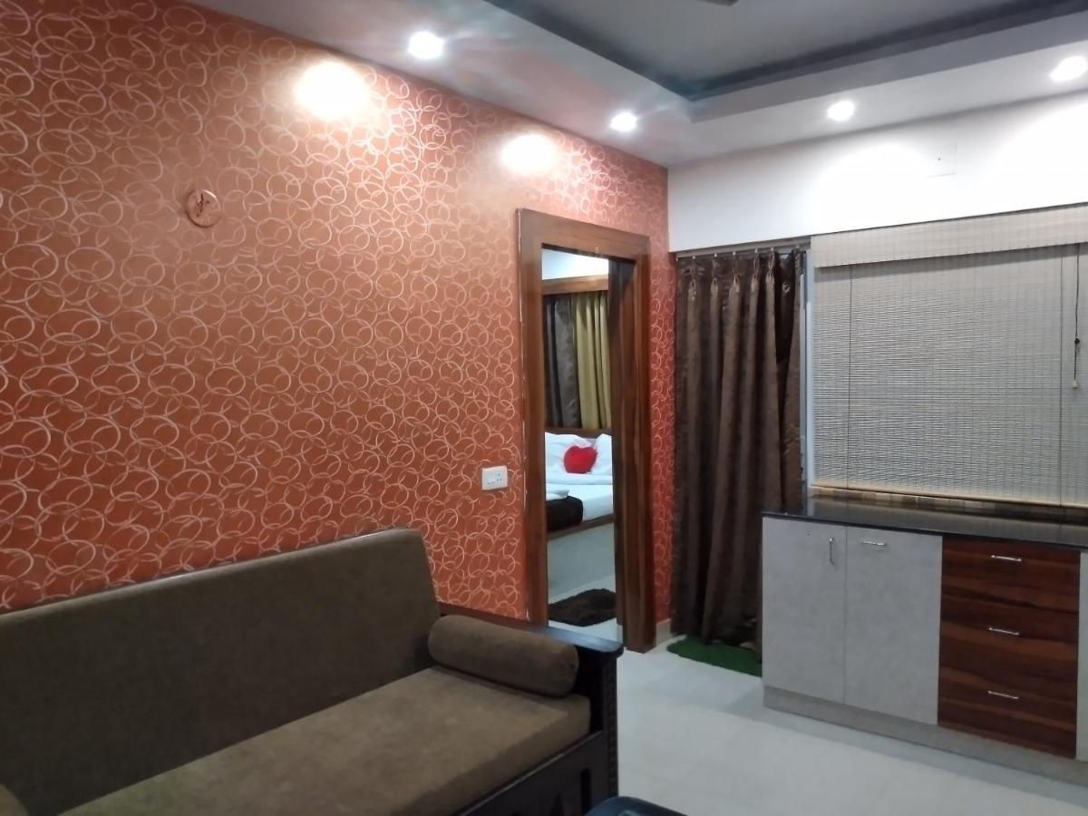 La Platina Premium Suites, Near Puri Sea Beach Bagian luar foto