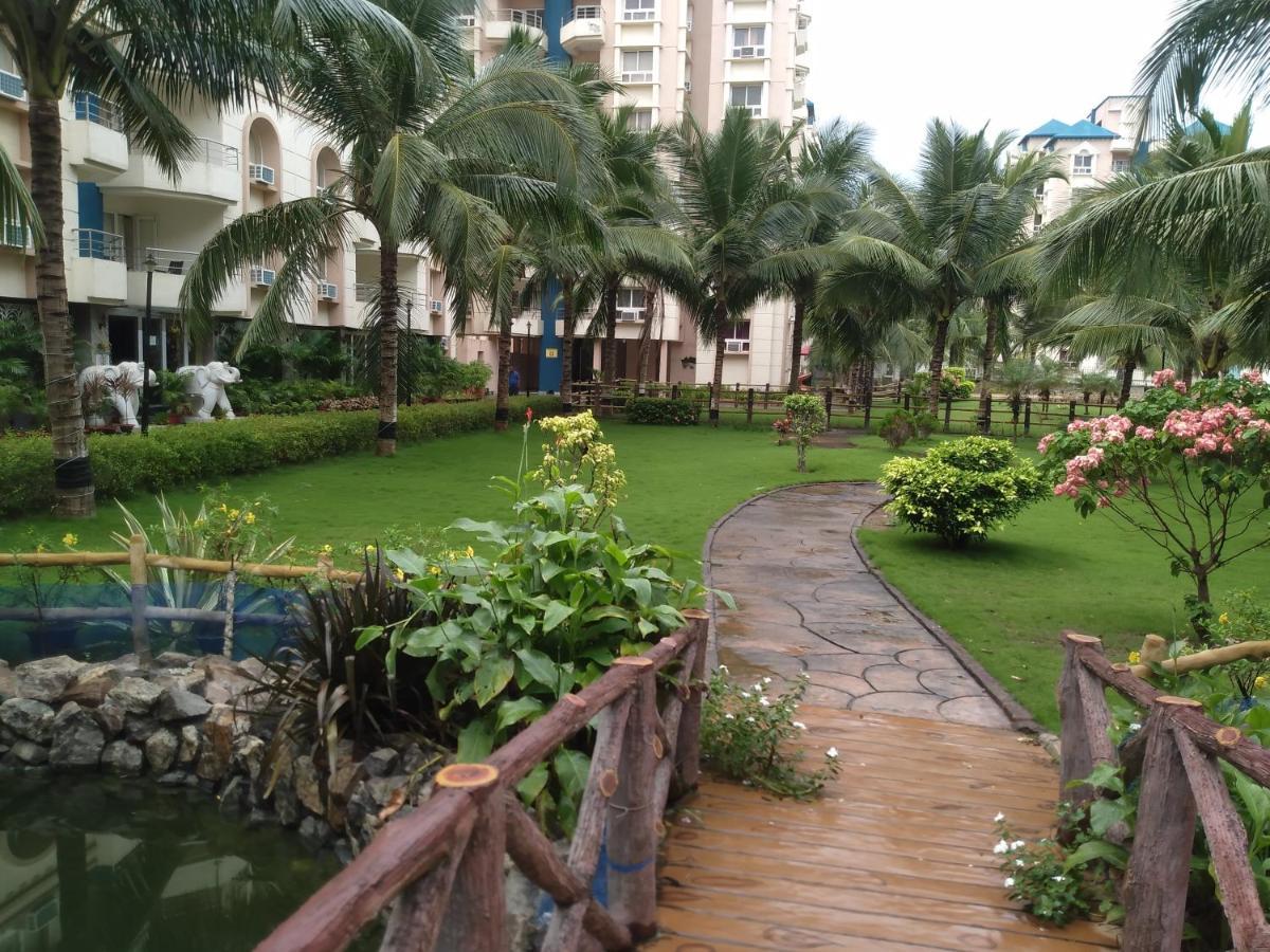 La Platina Premium Suites, Near Puri Sea Beach Bagian luar foto