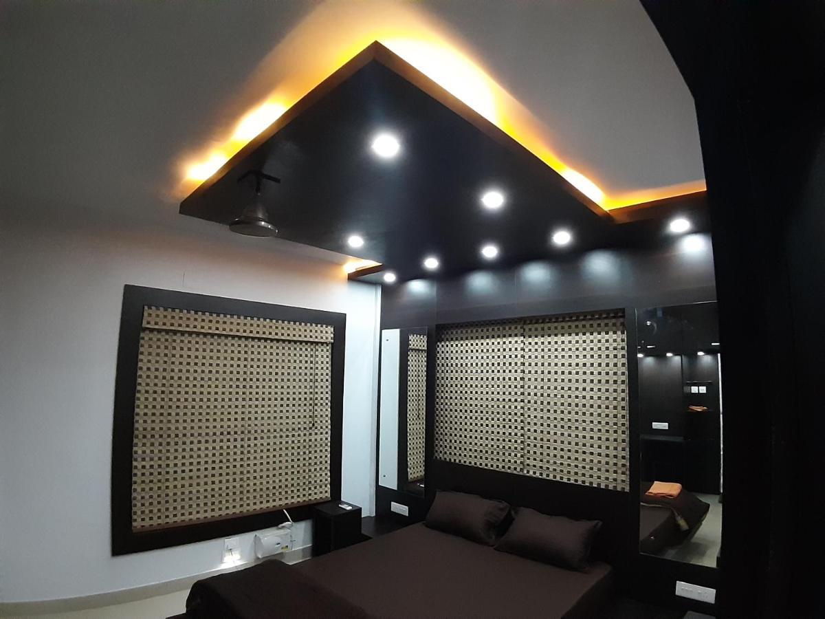 La Platina Premium Suites, Near Puri Sea Beach Bagian luar foto