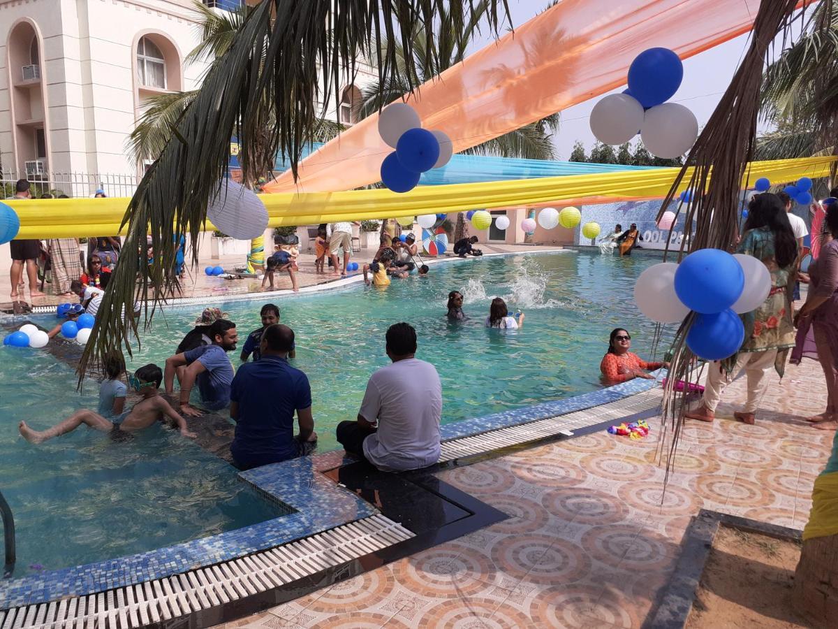 La Platina Premium Suites, Near Puri Sea Beach Bagian luar foto