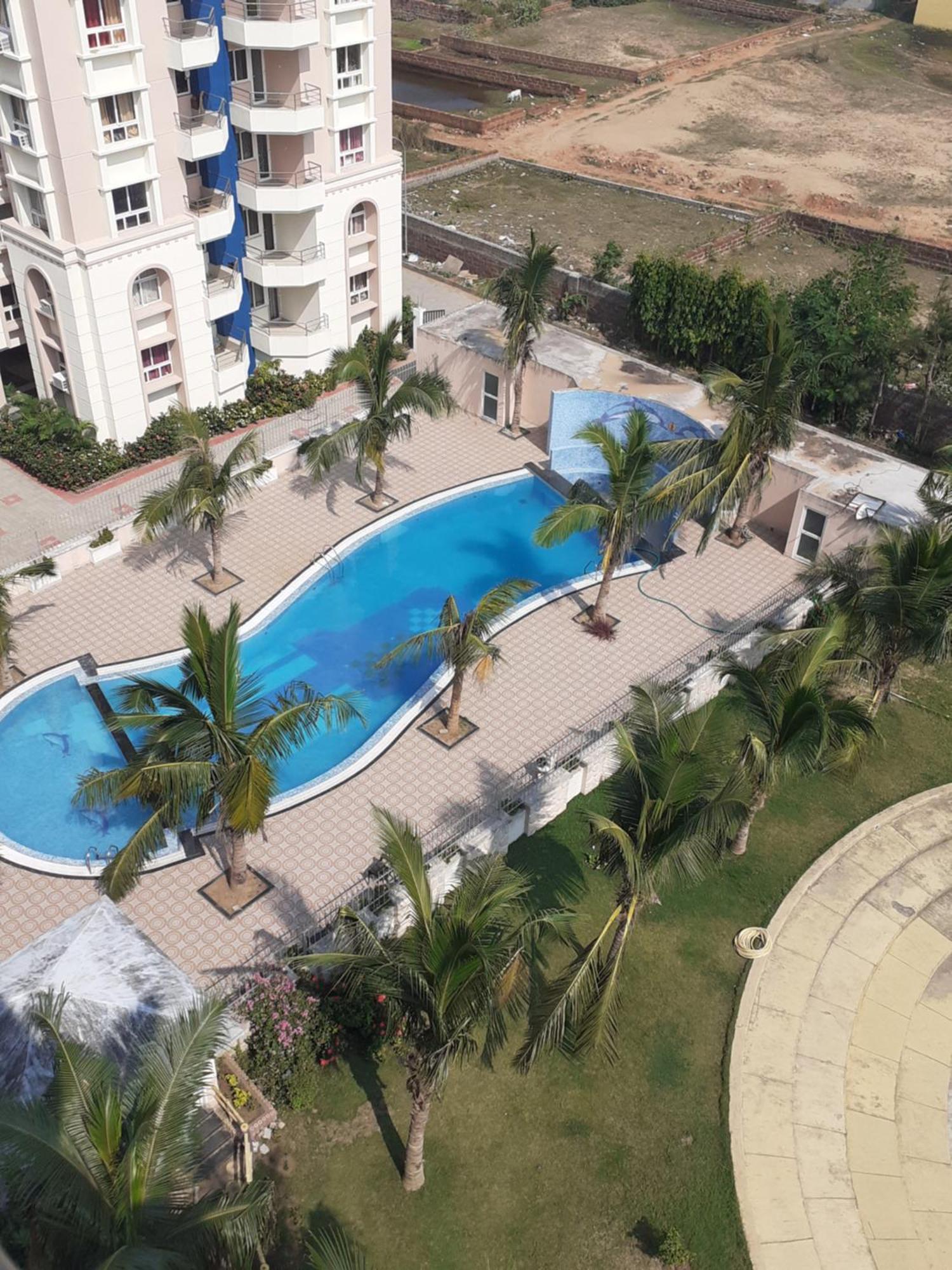 La Platina Premium Suites, Near Puri Sea Beach Bagian luar foto