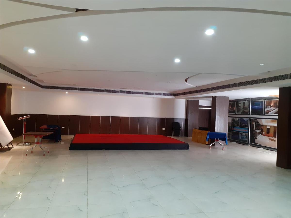La Platina Premium Suites, Near Puri Sea Beach Bagian luar foto