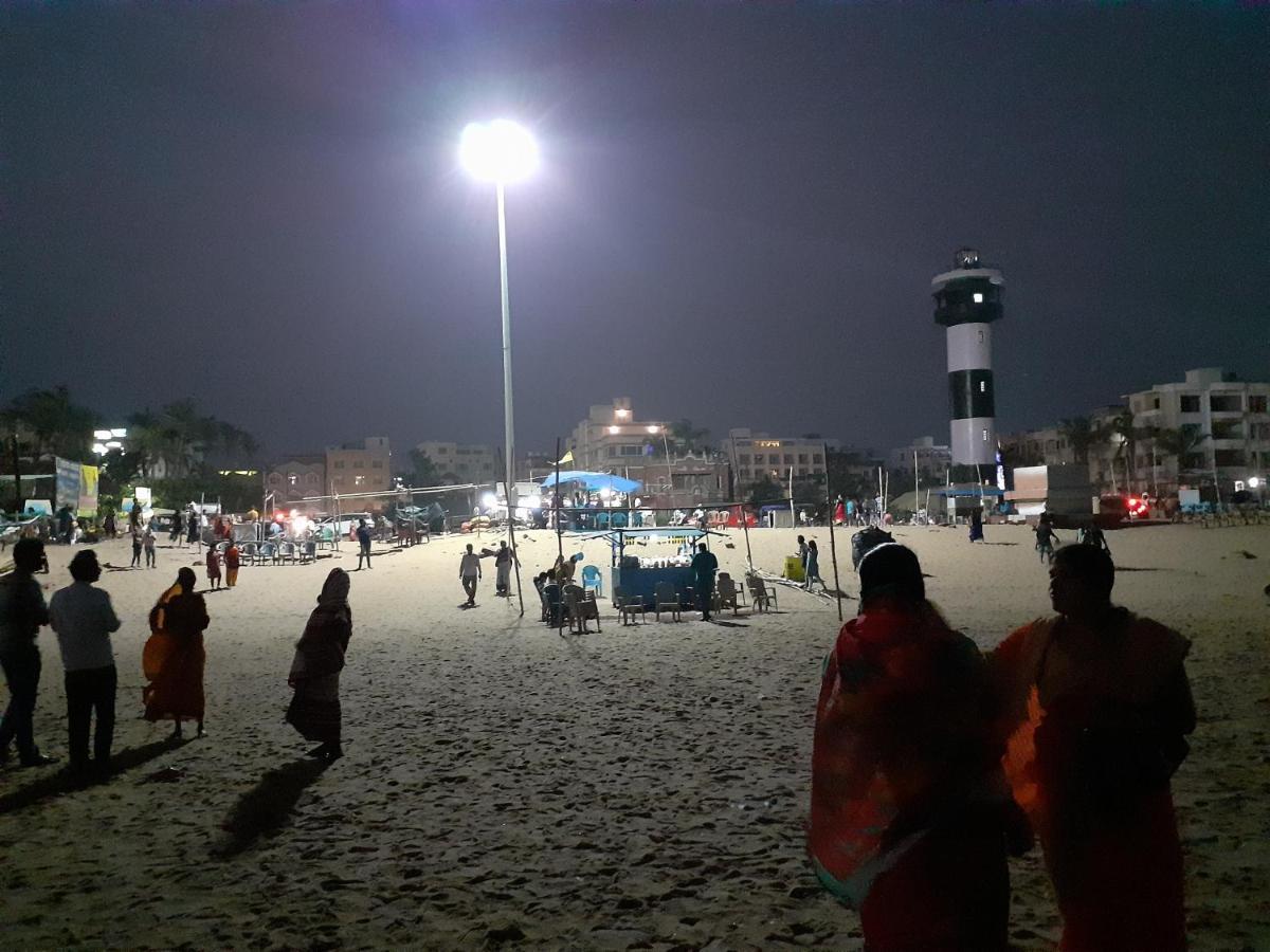 La Platina Premium Suites, Near Puri Sea Beach Bagian luar foto